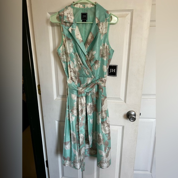 JH Dress - Picture 1 of 3